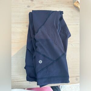 Lululemon capri navy leggings with pockets